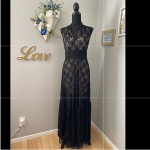 Black lace maxi dress. NWOT. Size M.